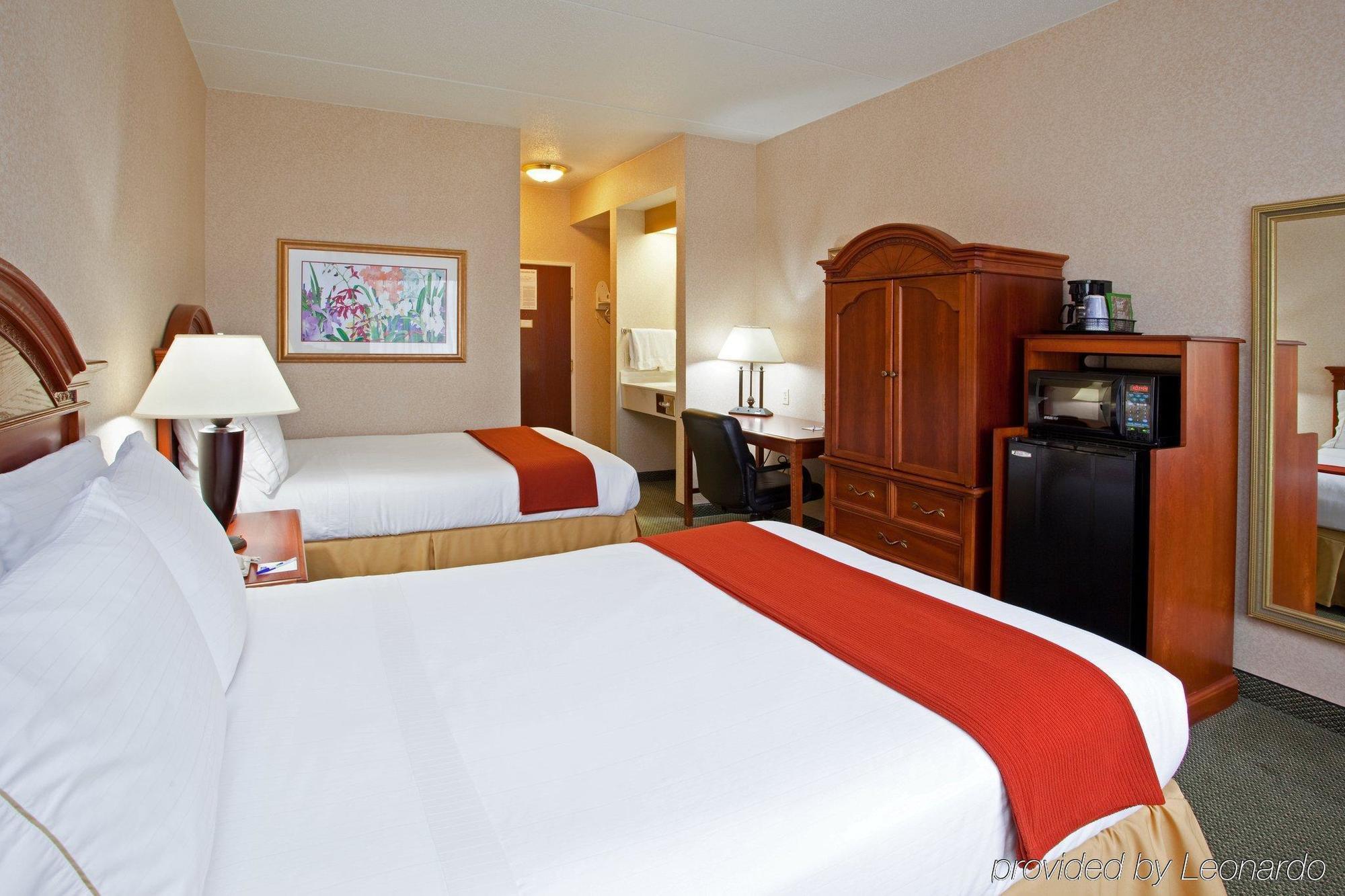 Holiday Inn Express Pittsburgh-Bridgeville By Ihg Номер фото