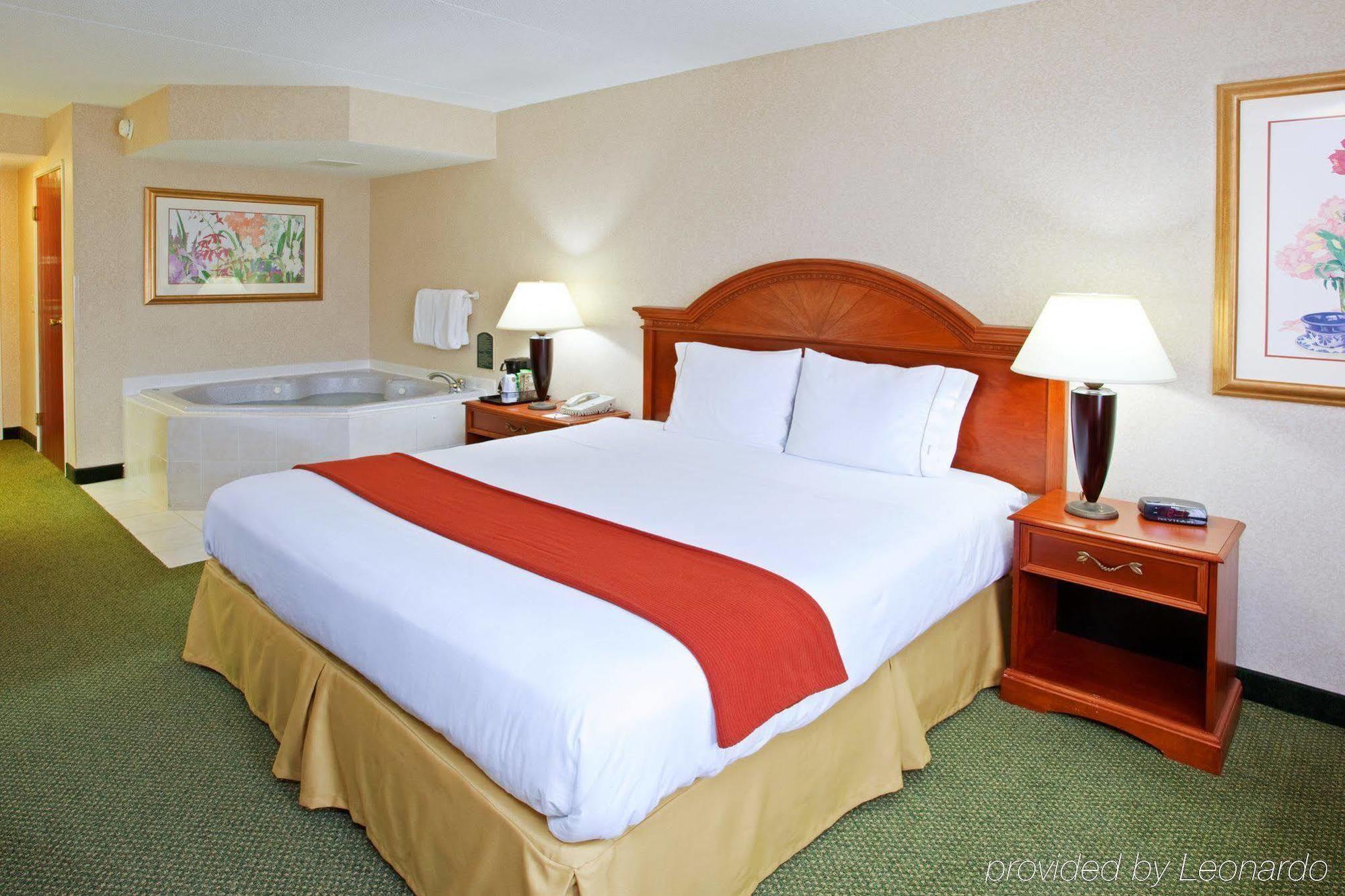 Holiday Inn Express Pittsburgh-Bridgeville, An Ihg Hotel Номер фото