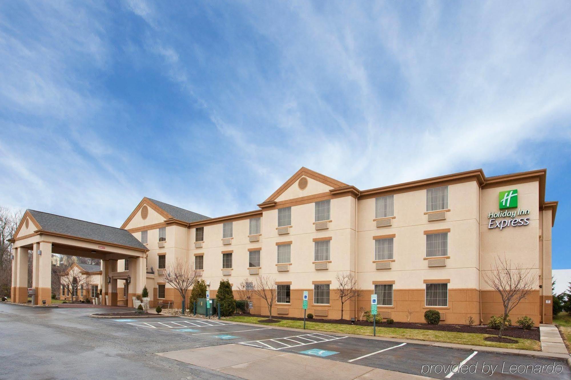Holiday Inn Express Pittsburgh-Bridgeville By Ihg Экстерьер фото