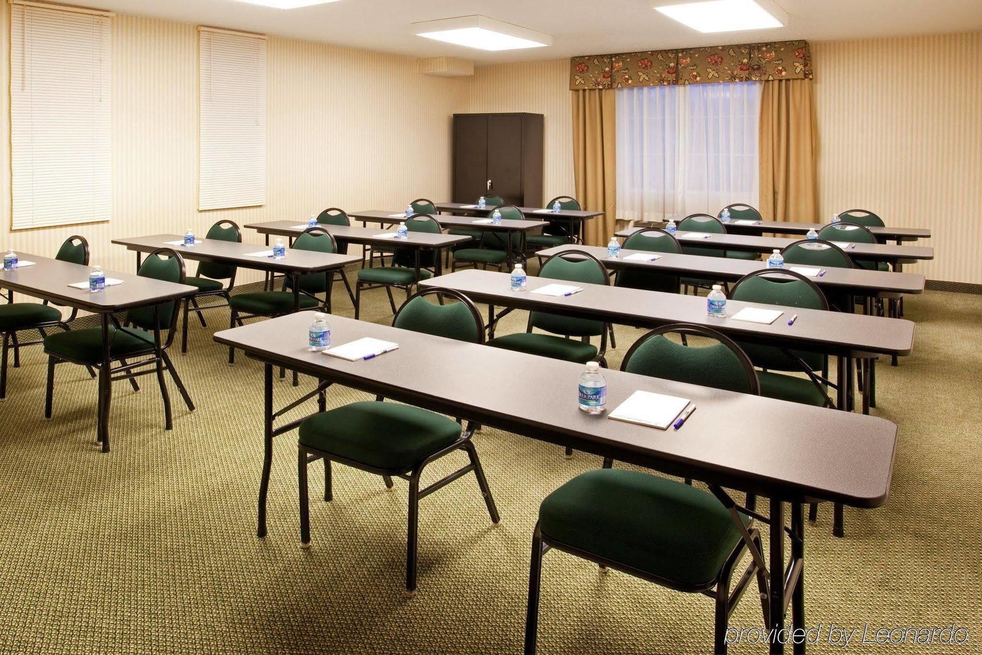 Holiday Inn Express Pittsburgh-Bridgeville By Ihg Экстерьер фото