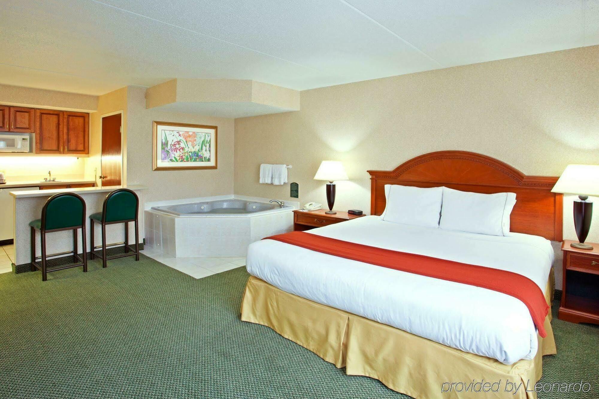 Holiday Inn Express Pittsburgh-Bridgeville By Ihg Экстерьер фото