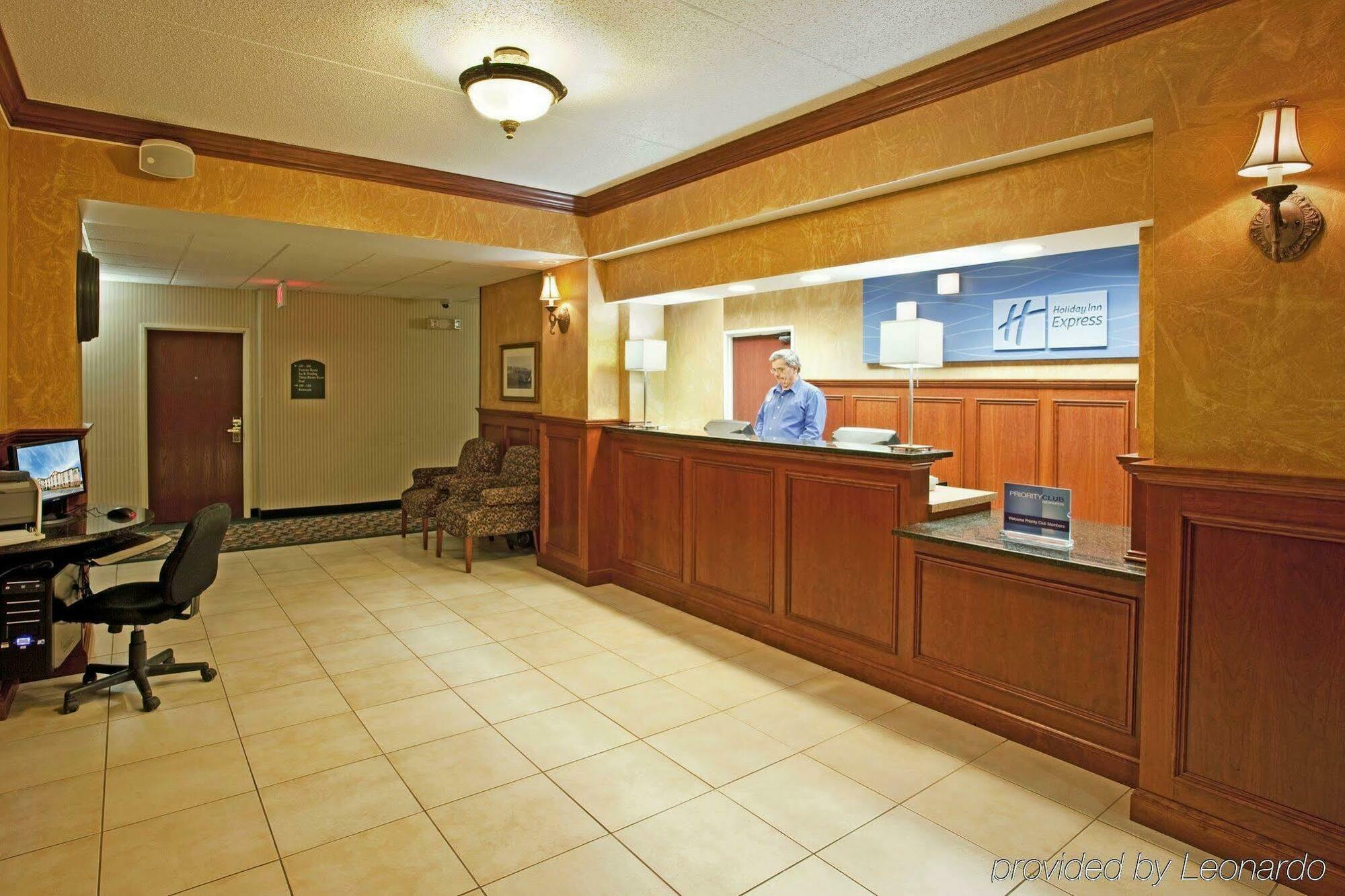 Holiday Inn Express Pittsburgh-Bridgeville By Ihg Экстерьер фото